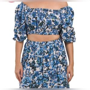 White Closet Floral Off-Shoulder Top(Pit to pit 18” Length 17”)